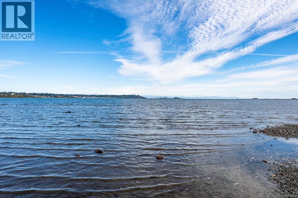 3632 Island Hwy S, Courtenay