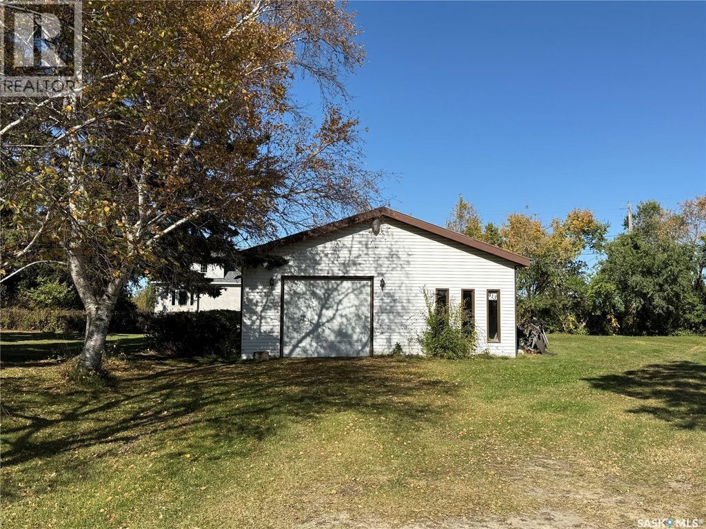 413 1st Avenue S, St. Gregor