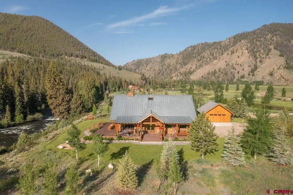 610 Wildwater Way, Almont