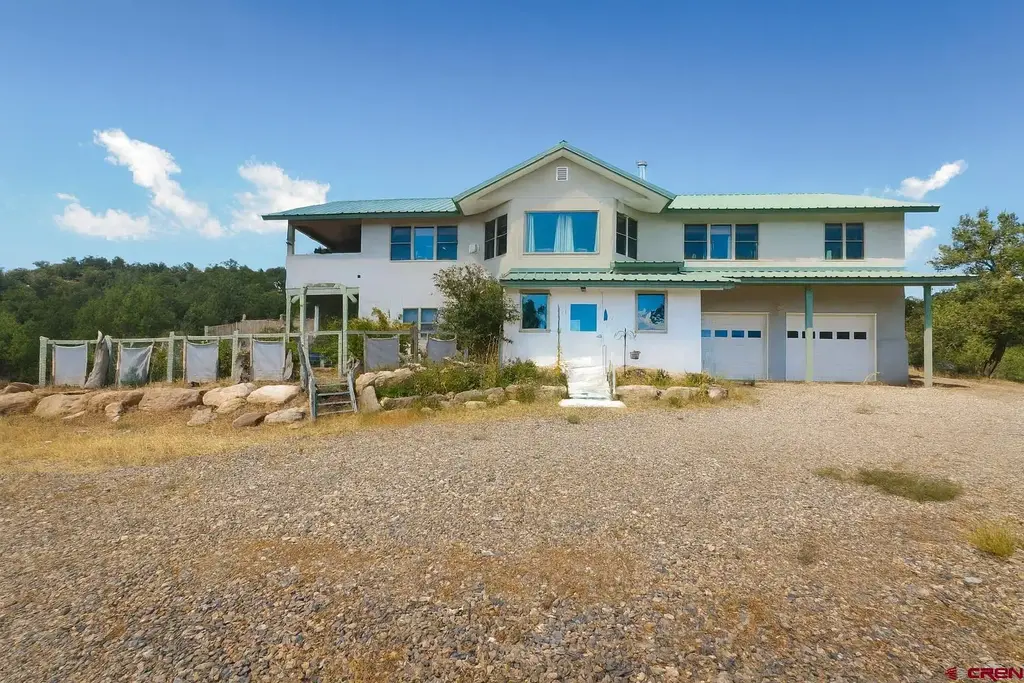 327 Deer Park, Arboles