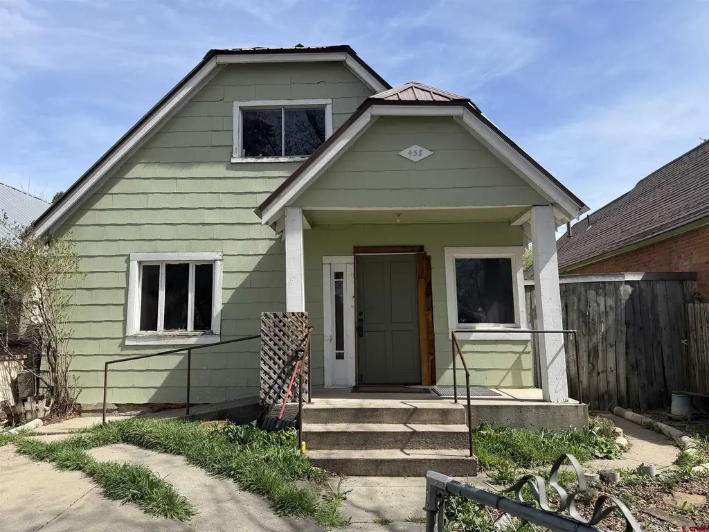 458 E 4th Avenue, Durango