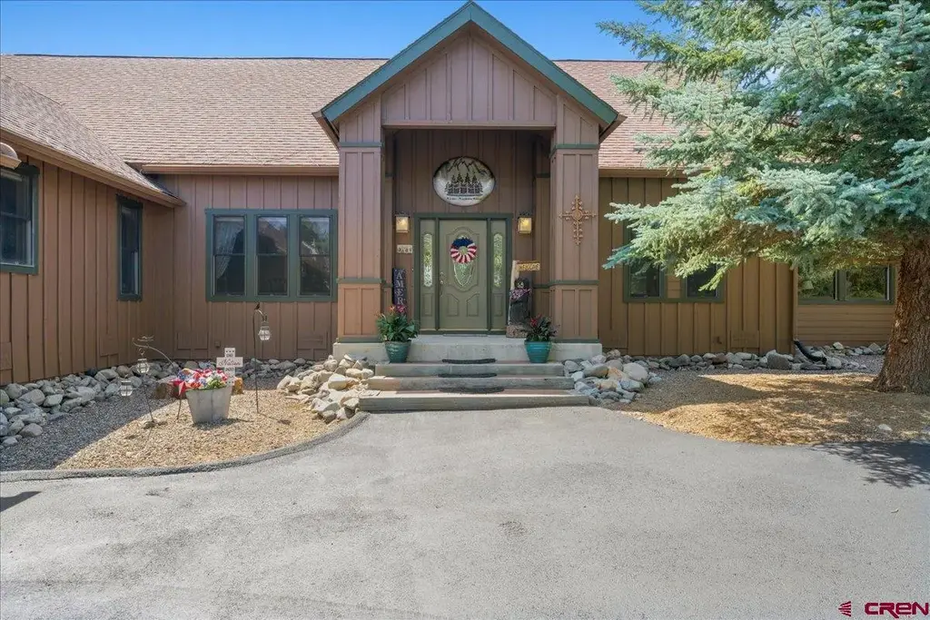 221 Waterview Lane, Ridgway