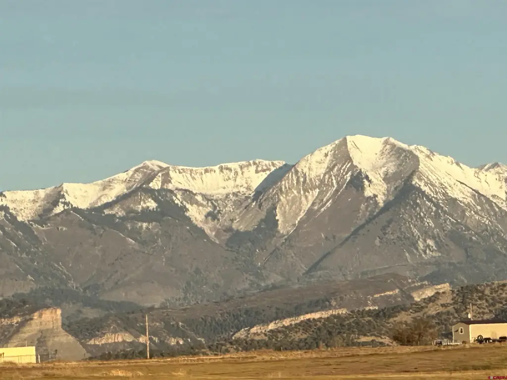 888 Crystal Acres, Hesperus