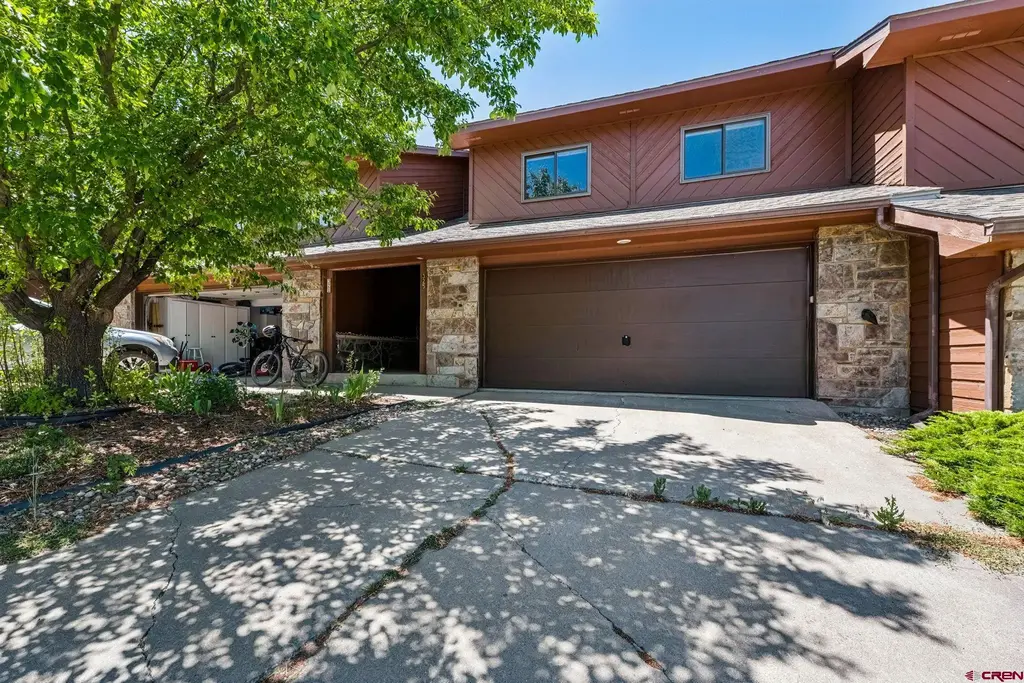 325 Pine Ridge Loop, Durango