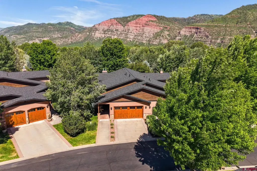 36 Dog Leg Lane, Durango