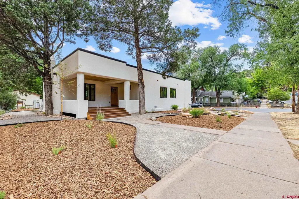 669 E 8th Avenue, Durango