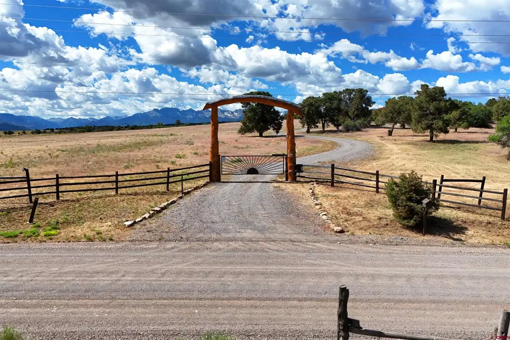 371 Cr 1a, Montrose