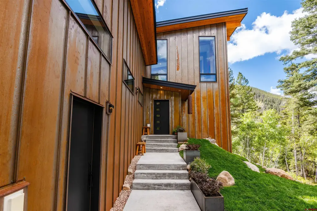 11336 County Road 742, Almont