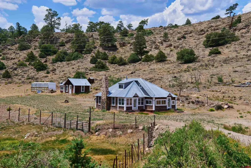 16431 State Highway 149, Powderhorn