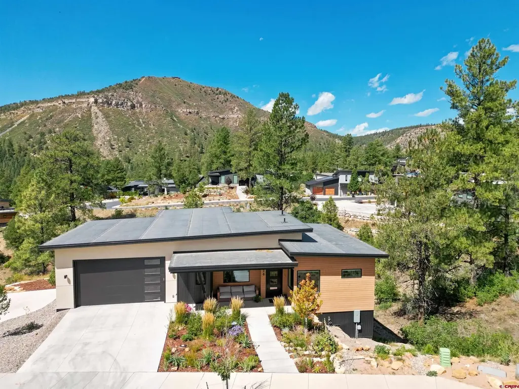 38 Wild Chives Court, Durango