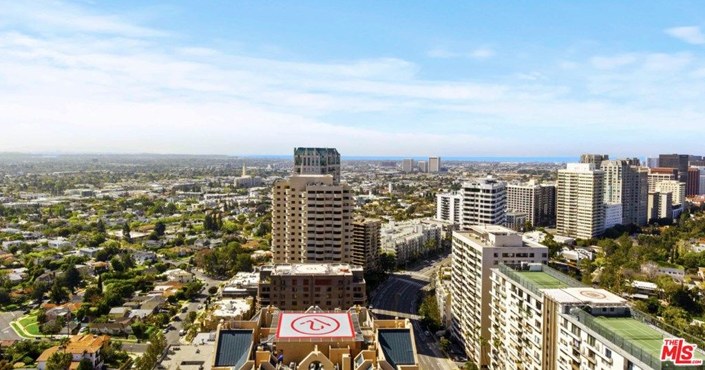 Blair House Condos of Los Angeles, CA 10490 Wilshire Blvd.