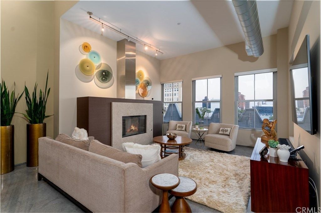 Photo of Listing #PW20097758