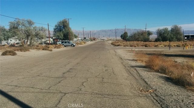 St, Trona
