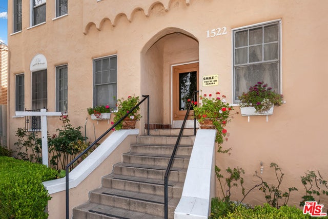 1522 N Mariposa Avenue, Los Angeles