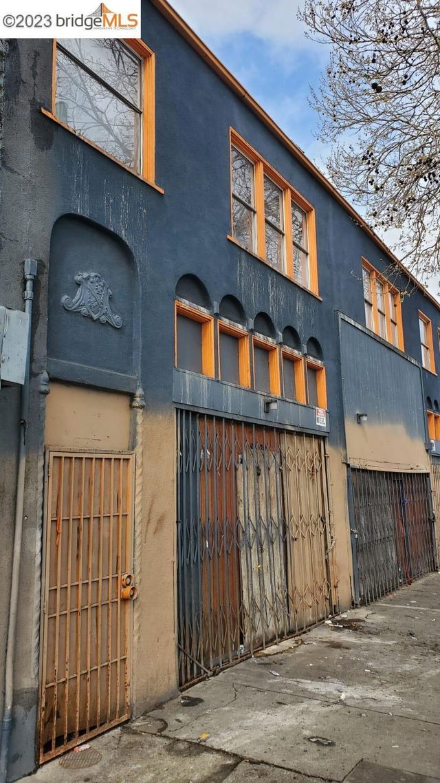 8429 International Blvd, Oakland