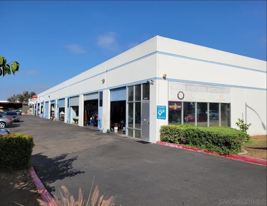 7645 Carroll Rd, San Diego