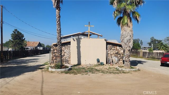 7842 Grape Street, Highland