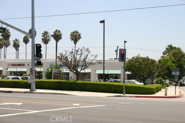 16262 Whittier Boulevard, Whittier