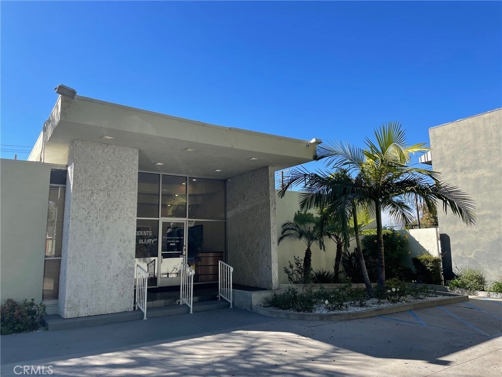 7915 Painter Avenue, Whittier