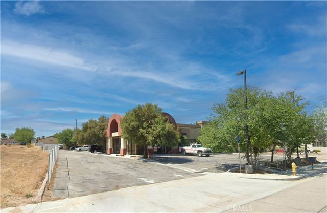 15255 Bear Valley Rd, Hesperia