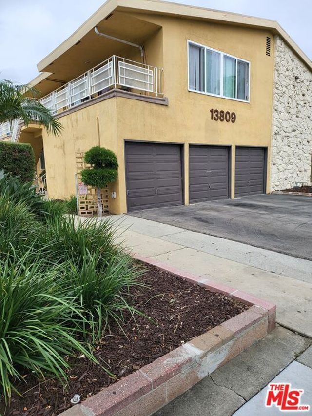 13801 Van Ness Avenue, Gardena