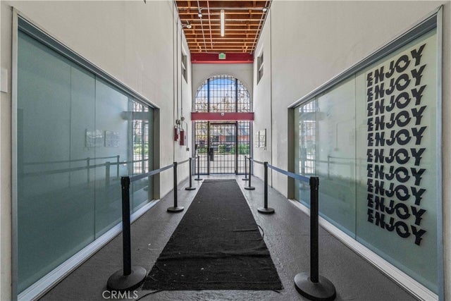 5176 Santa Monica Boulevard, Los Angeles