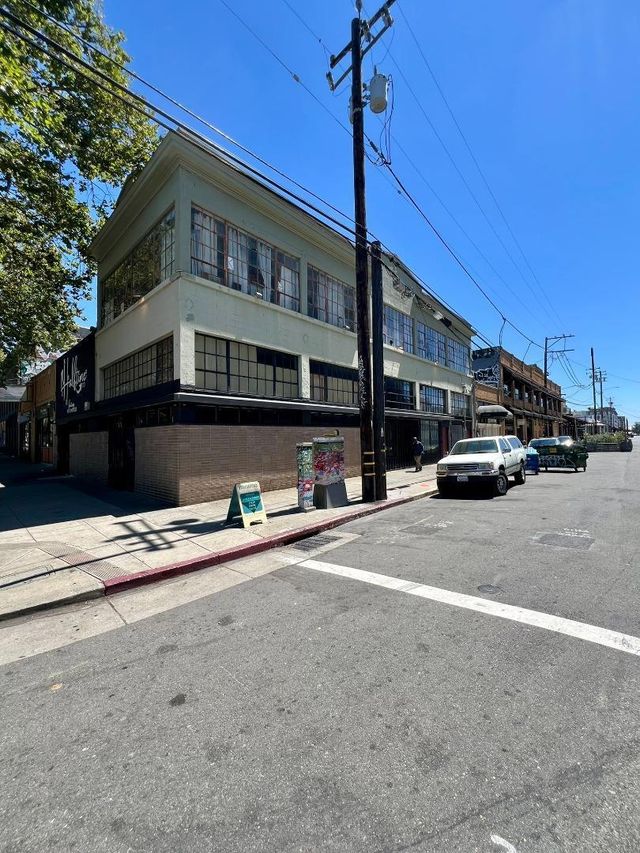 300 Broadway, Oakland