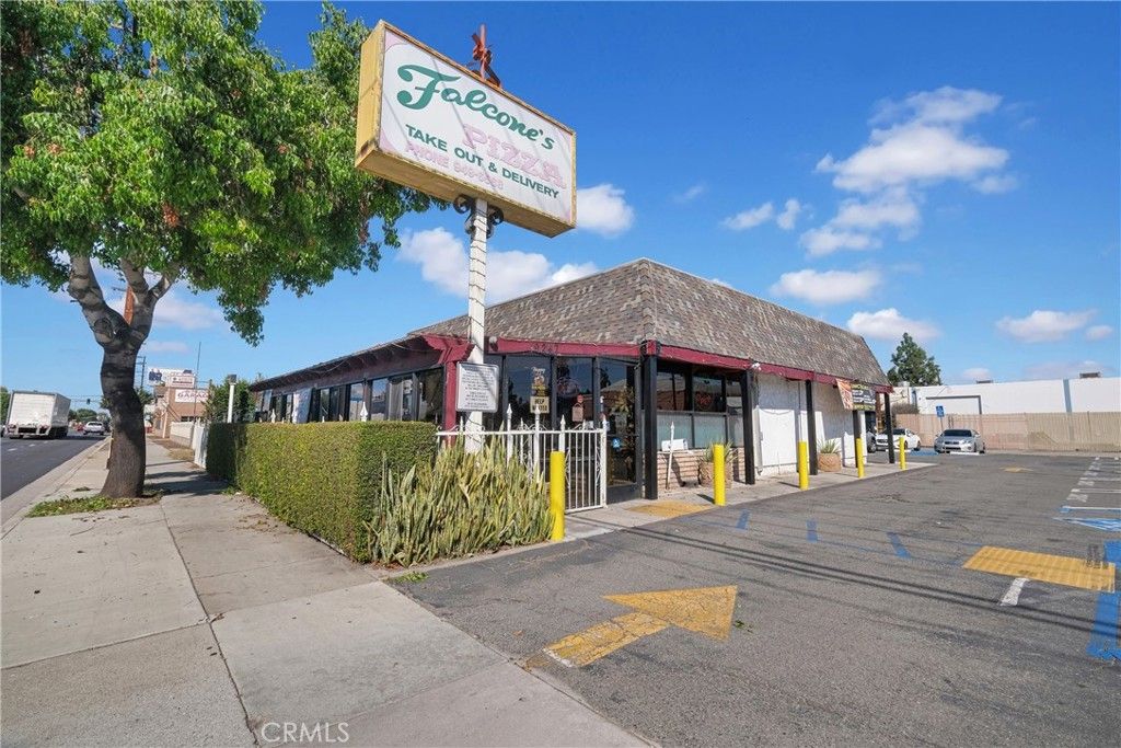 9247 Slauson Avenue, Pico Rivera