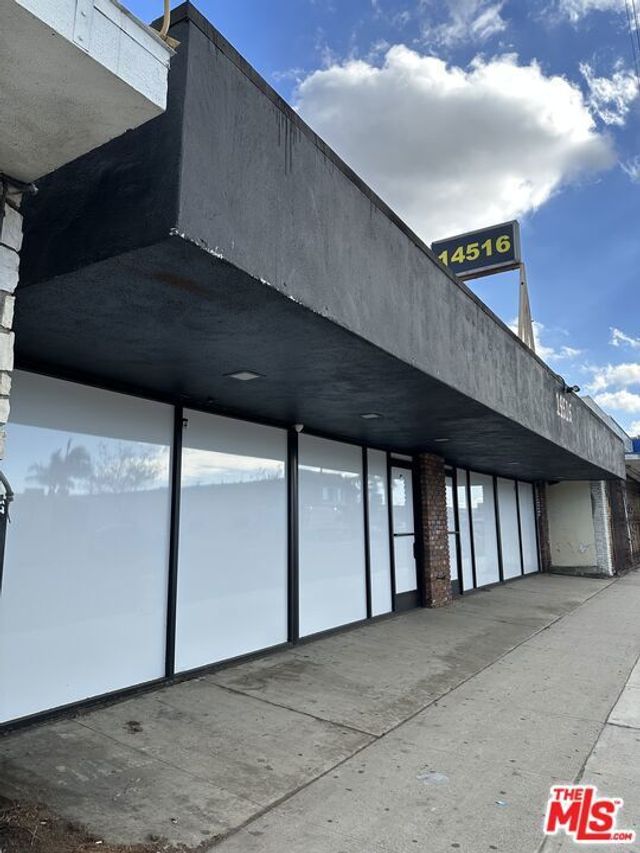14516 Crenshaw Boulevard, Gardena