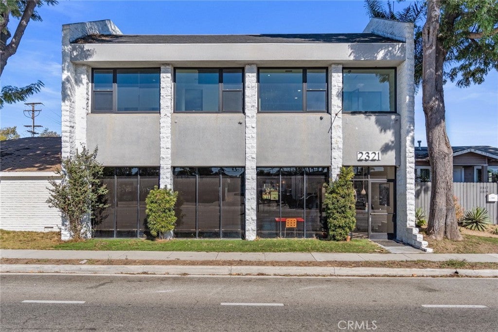 2321 Torrance Boulevard 1