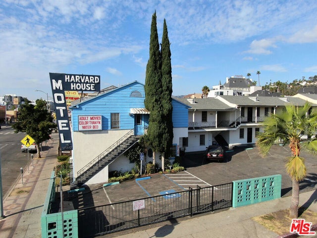 5251 Hollywood Boulevard, Los Angeles