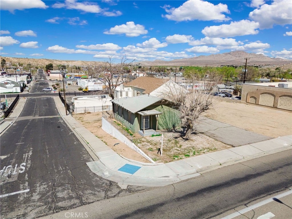 15604 Hesperia Road, Victorville