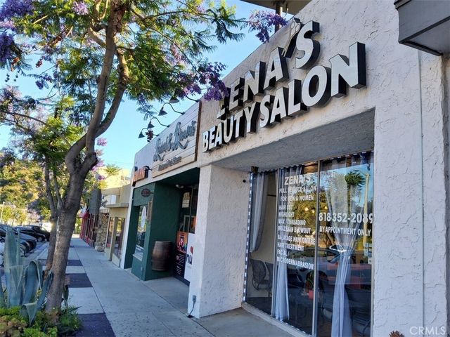 10021 Commerce Avenue, Tujunga