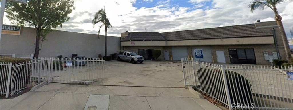 Photo of Listing #IV25086894