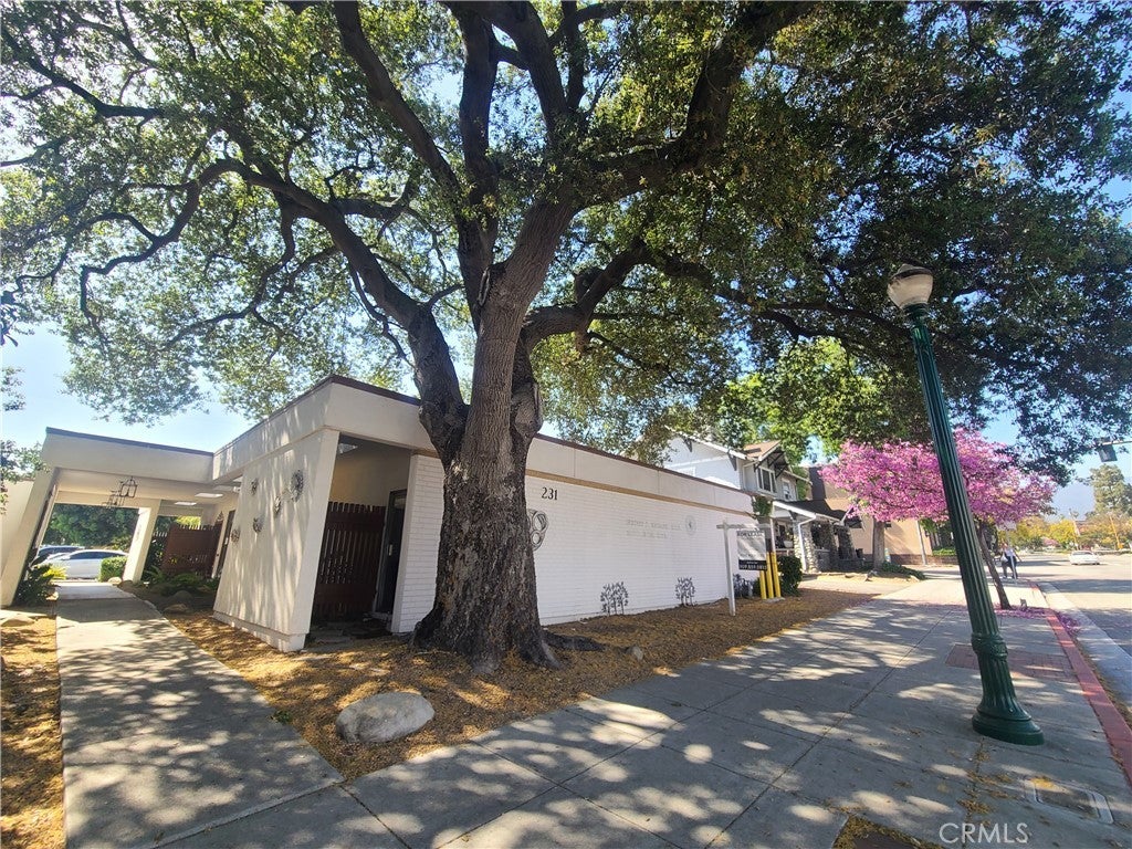 231 Indian Hill Boulevard, Claremont