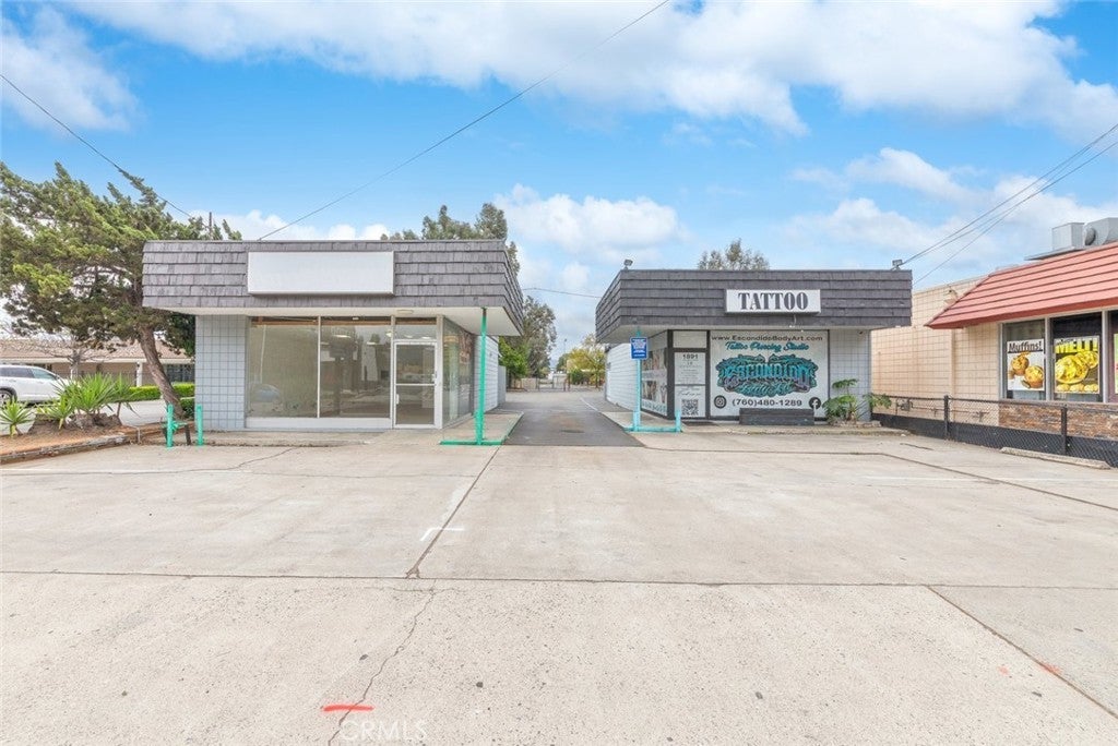 1891 1895 Valley Parkway, Escondido