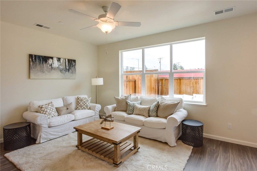 Photo of Listing #SR25100664