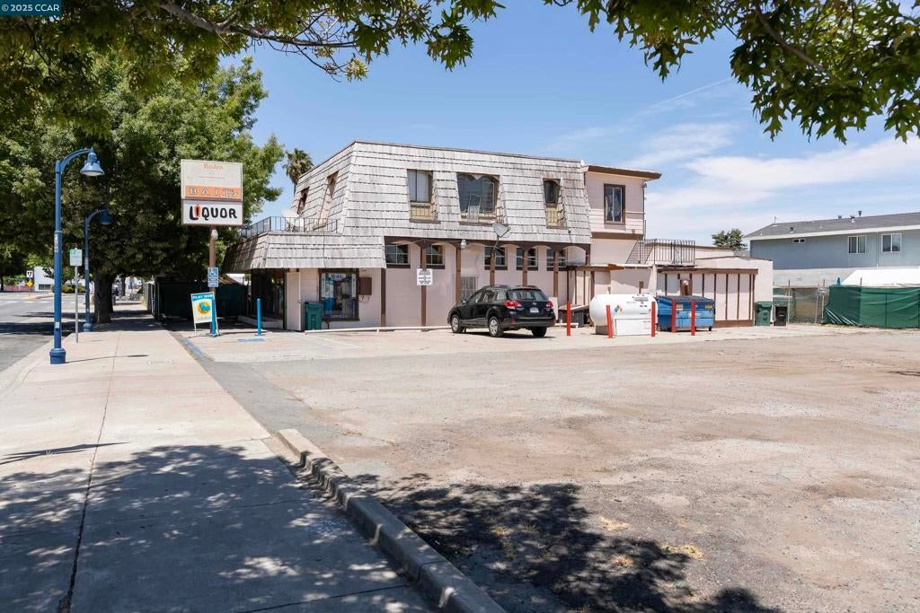 Photo of Listing #41099602