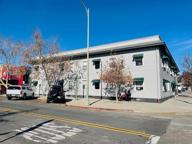 204 E 2nd Avenue E, Escondido