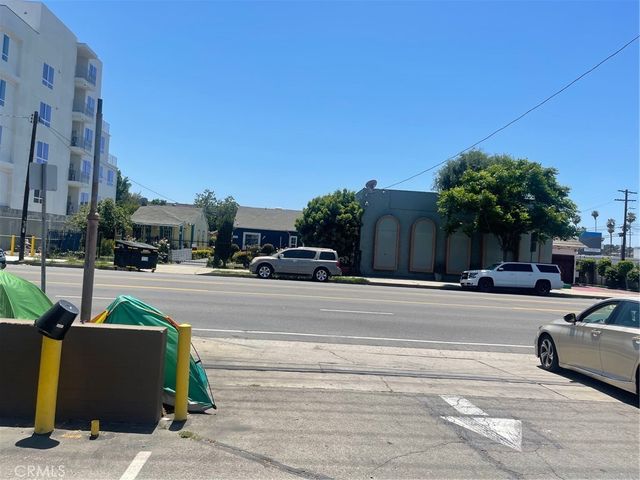 14416 Vanowen Street # 1-2, Van Nuys