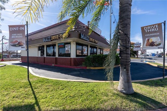 201 W Foothill Boulevard, Rialto