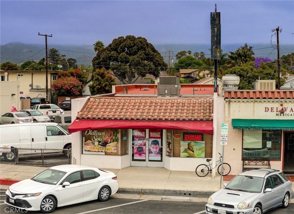 5748 Hollister Avenue, Goleta