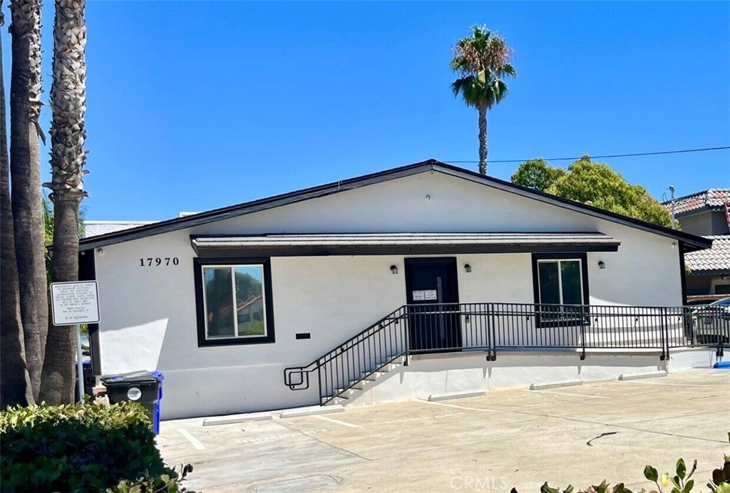 17970 Sierra Highway, Canyon Country