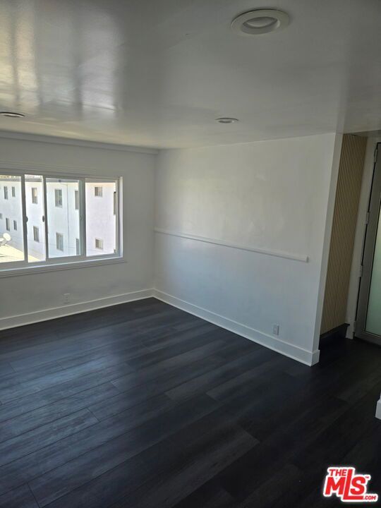 Photo of Listing #25563205