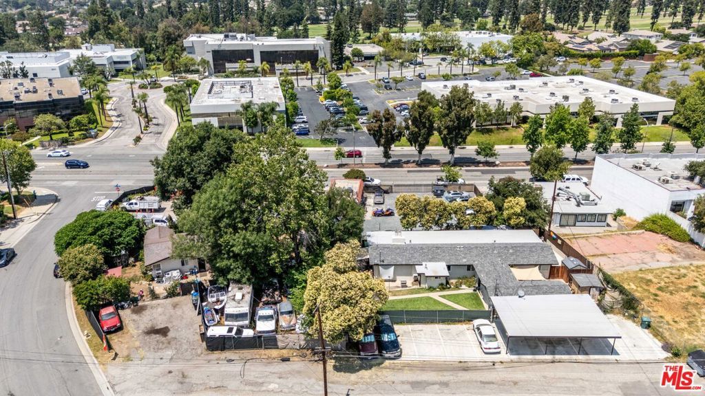 Photo of Listing #25565613