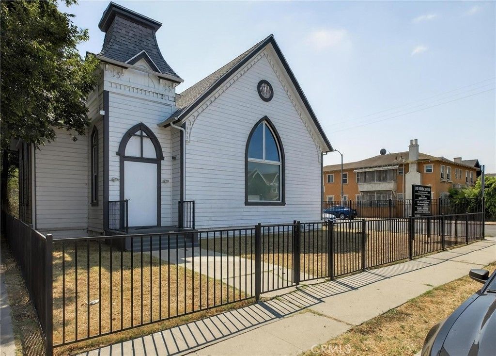 3425 W 15th Street, Los Angeles