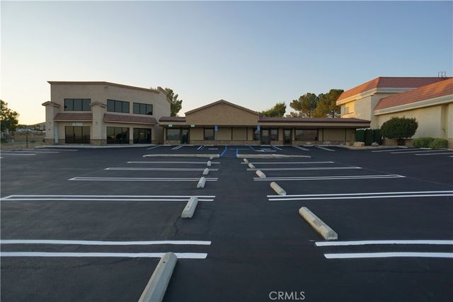 18270 Siskiyou Road, Apple Valley
