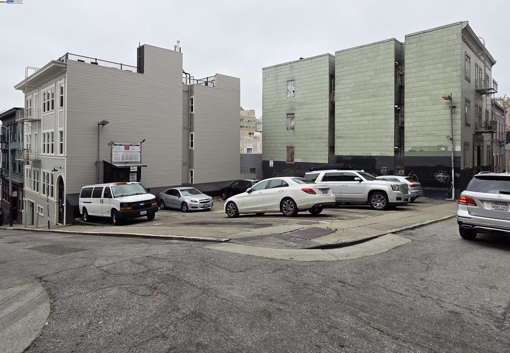 Photo of Listing #41107045