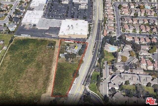 2445 N Towne Avenue, Pomona