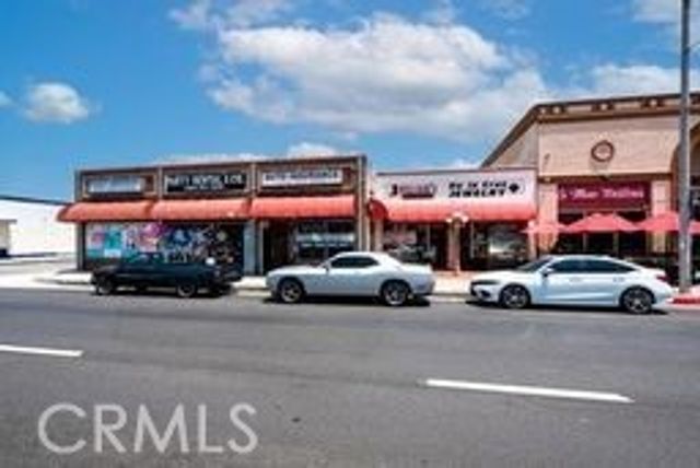 9227 Whittier Boulevard, Pico Rivera